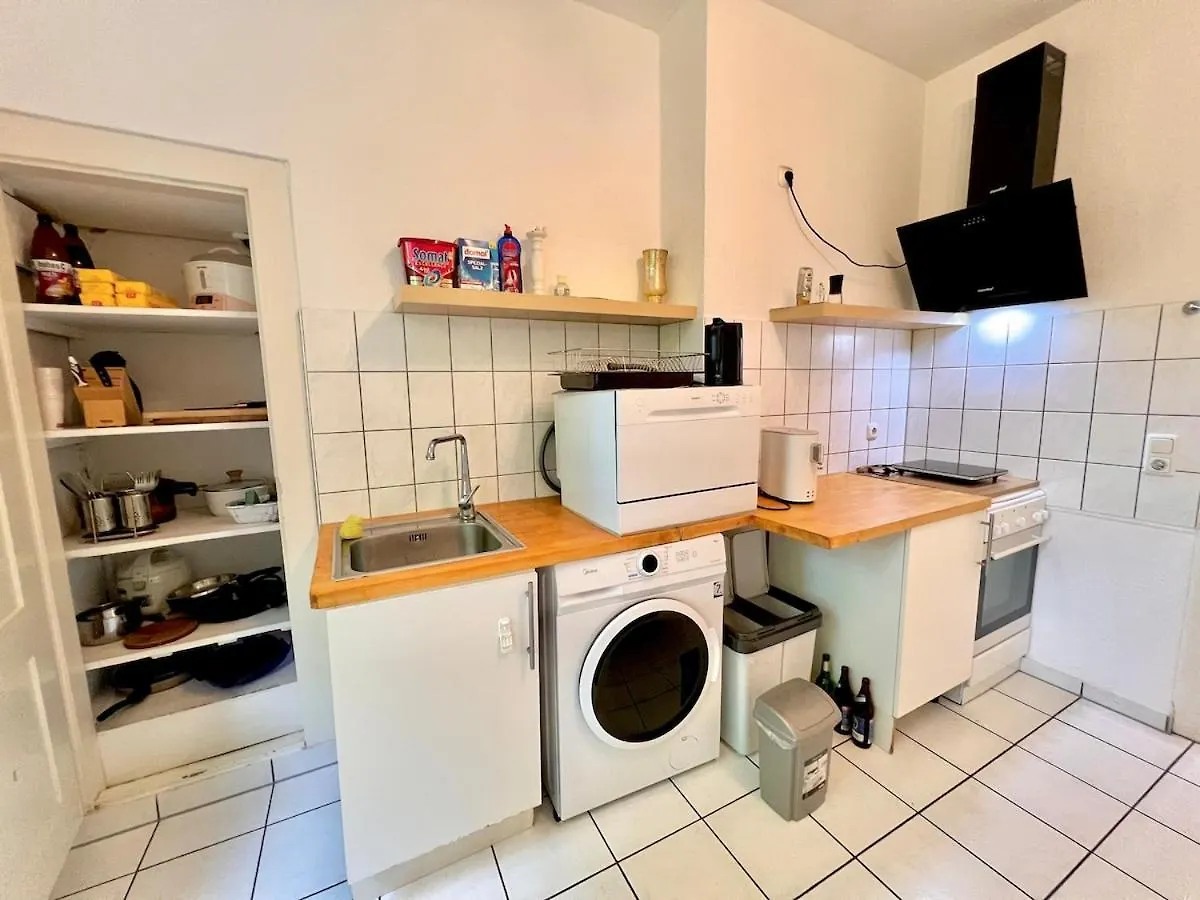 Cozy 2-Room-Apartment On Zoo Park In District 2 Ντίσελντορφ 0*,  Γερμανία